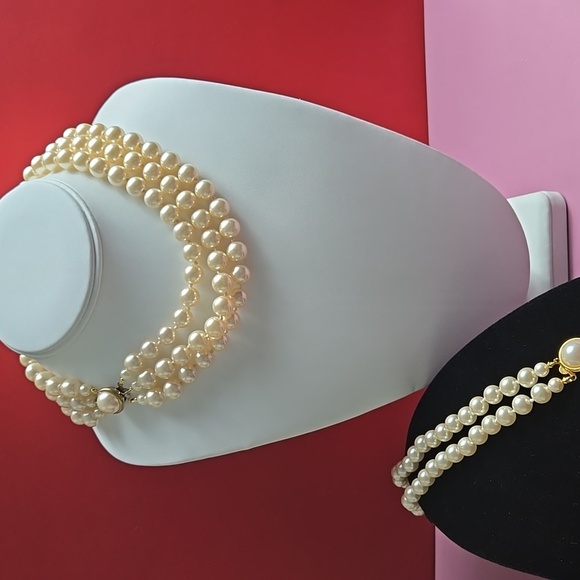 Elegant 3 Rows Fuax Pearl Necklace and Bracelet Set - Picture 12 of 17